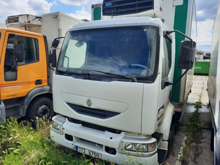 Soubor movitého majetku – nákladní automobily Renault Midlum, návěs Kögel, Škoda Octavia